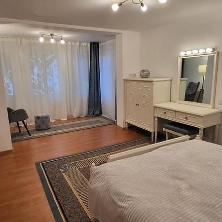 Cotroceni Accommodations Upstairs Bukarest Eksteriør billede