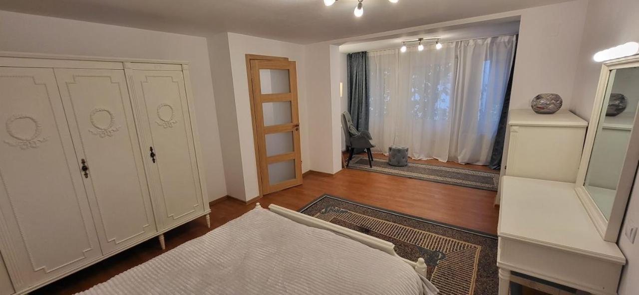 Cotroceni Accommodations Upstairs Bukarest Eksteriør billede